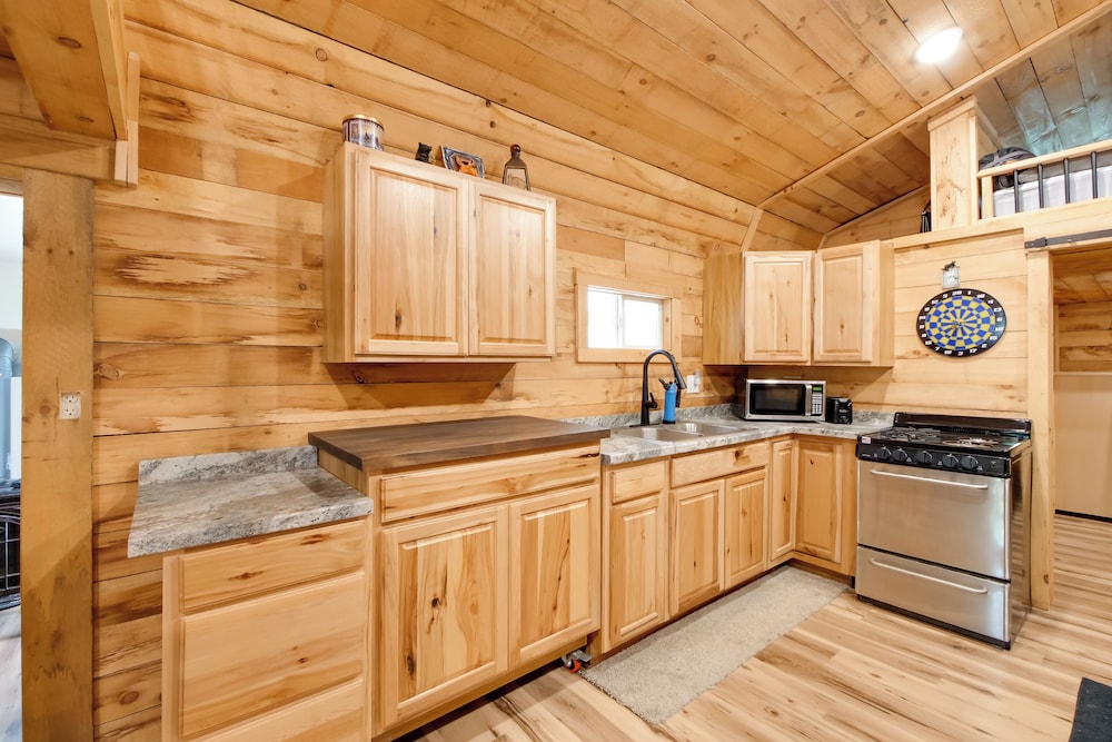 1 Mi to Mohican River: Wooded Retreat w/ Trails!