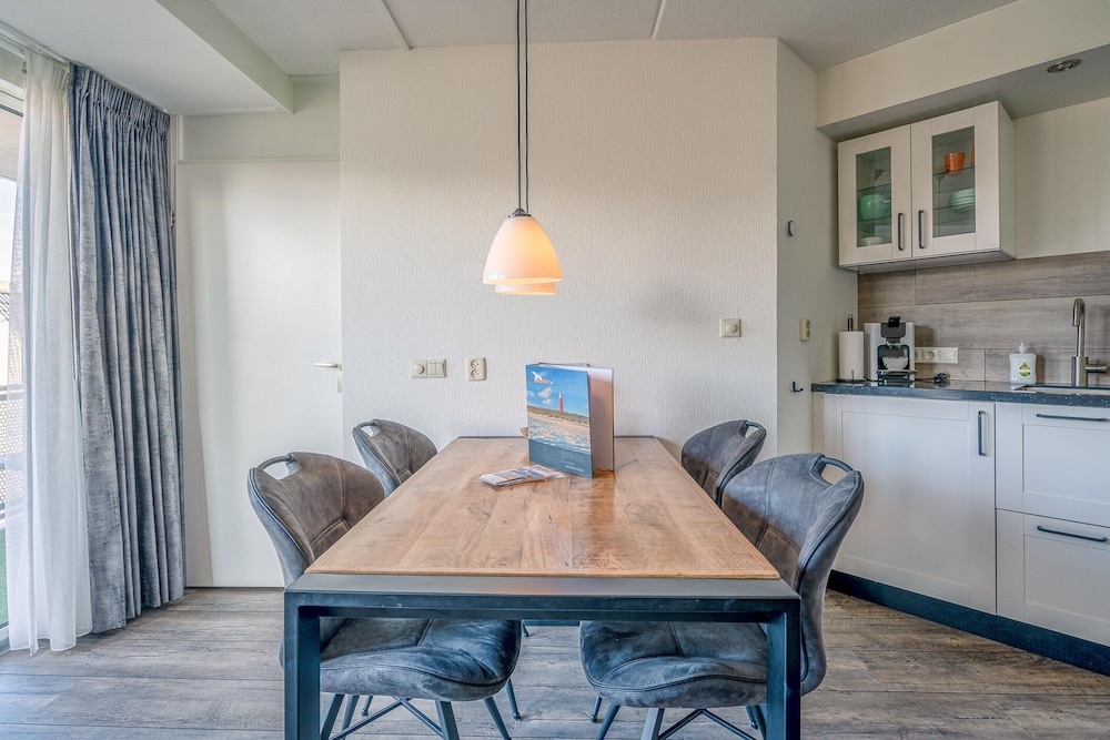 Nice Apartment Near the Center of De Koog