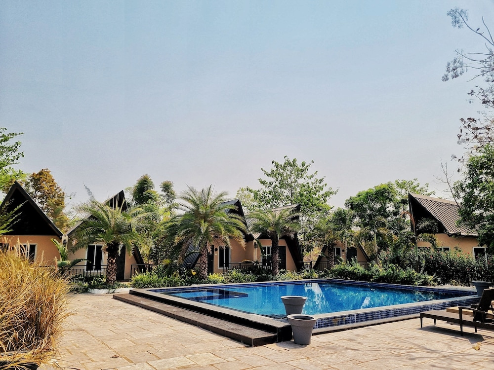 Bird's Nest Resort - Shahapur