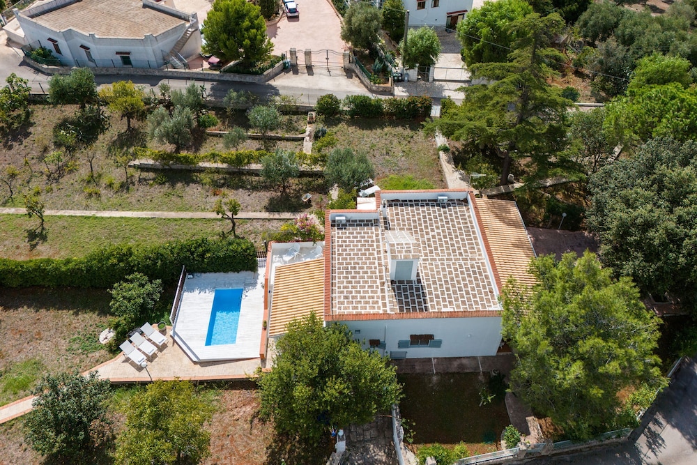 Villa Nuvole Bianche con Piscina by Wonderful Italy