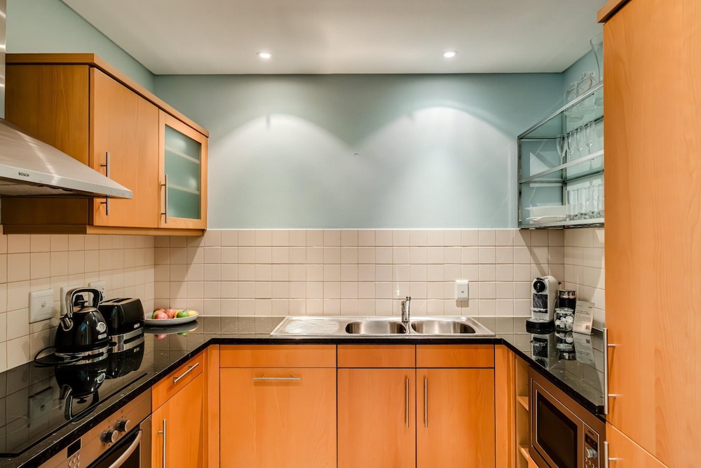 Secure 2bed Apartment in the Marina Carradale 002