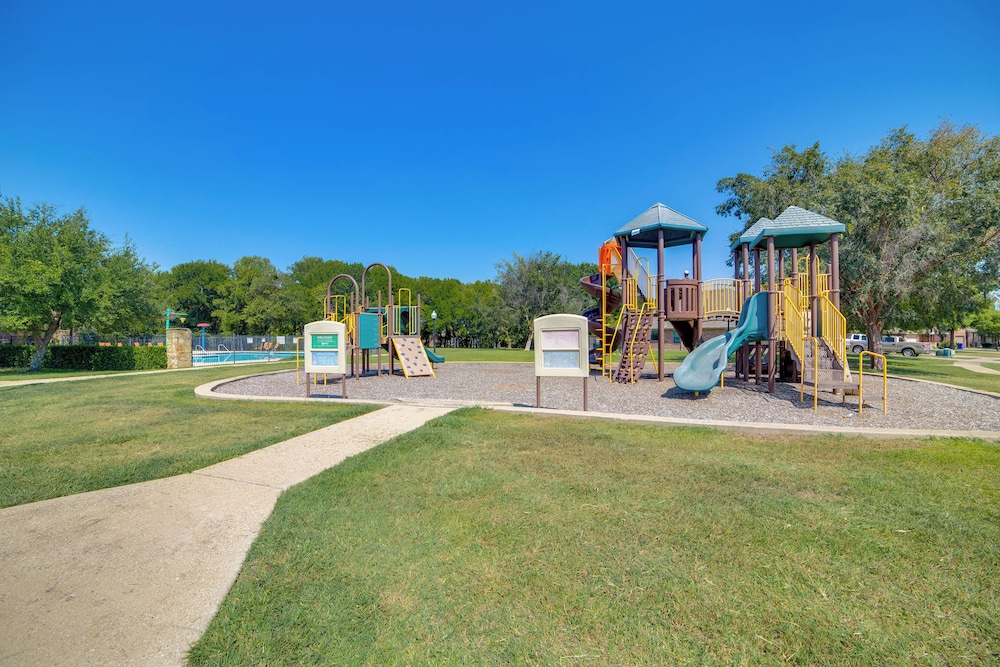 Quiet Suburban Home w/ Private Yard in Seagoville!