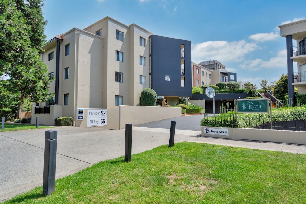 Sleek 2-bed Apartment in Vibrant Kingston