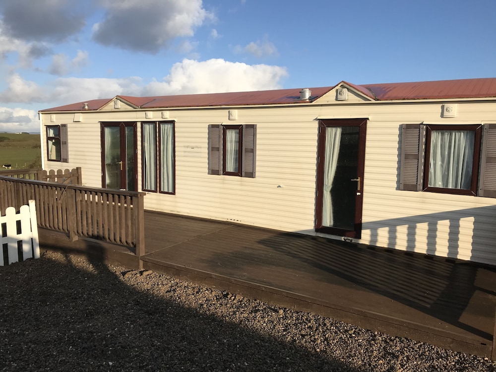 Hotel Farm Stay Property Pets and Families Welcome - Image 1