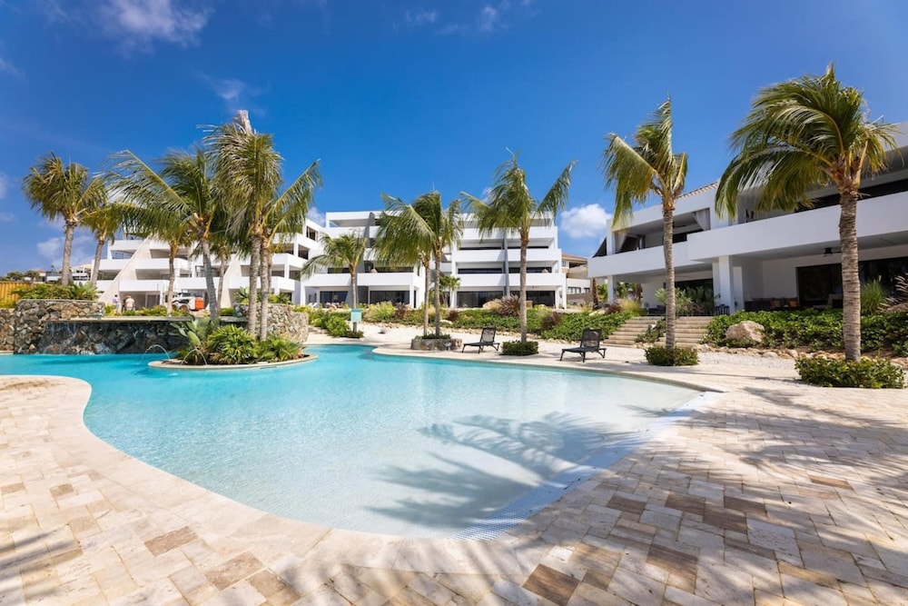 NEW Casa Luna Luxury Apartment at Blue Bay