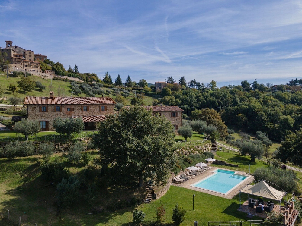 Villa in Umbria With Saltwater Pool