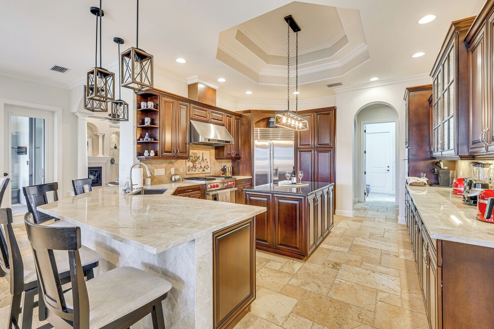 3 Mi to Bonita Beach: Outdoor Oasis w/ Pool & Spa!