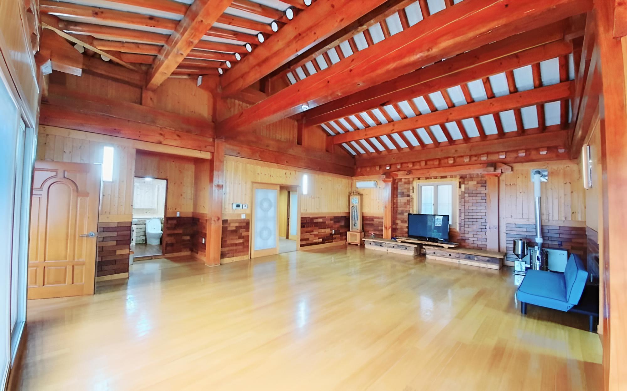 Yong Yejik Hanok Pension