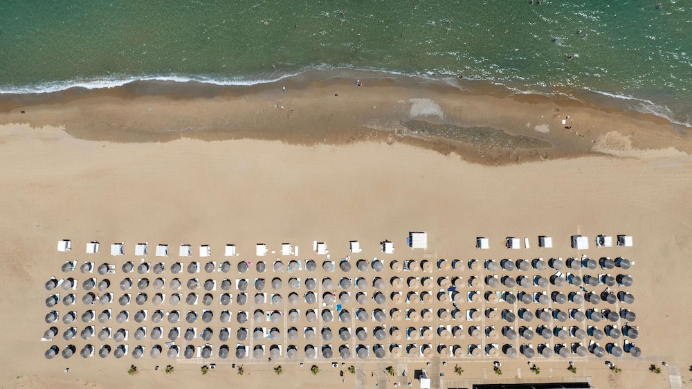 Anemos Luxury Grand Resort