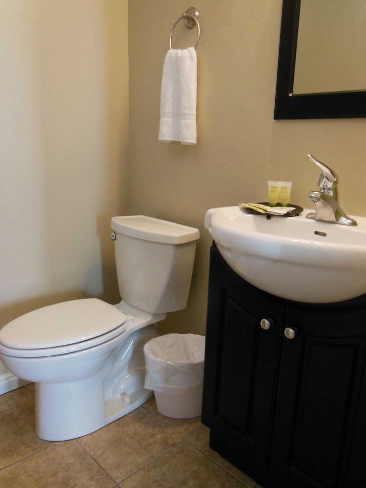 Mountain Ridge Cabins and Lodging