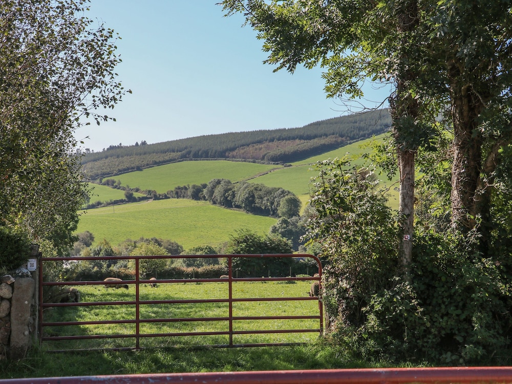 Macreddin Rock Holiday Cottage view 5