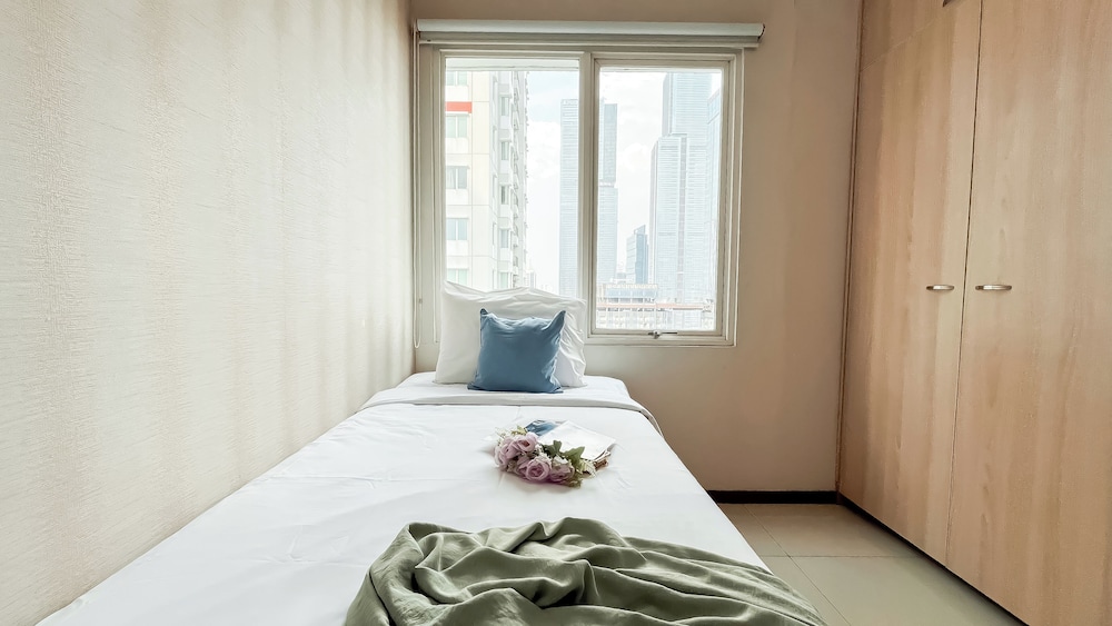 Nice And Cozy 3Br Apartment At Thamrin Residence