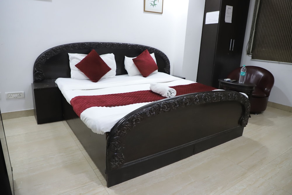 Mauryan Elite Hotel Lajpat Nager