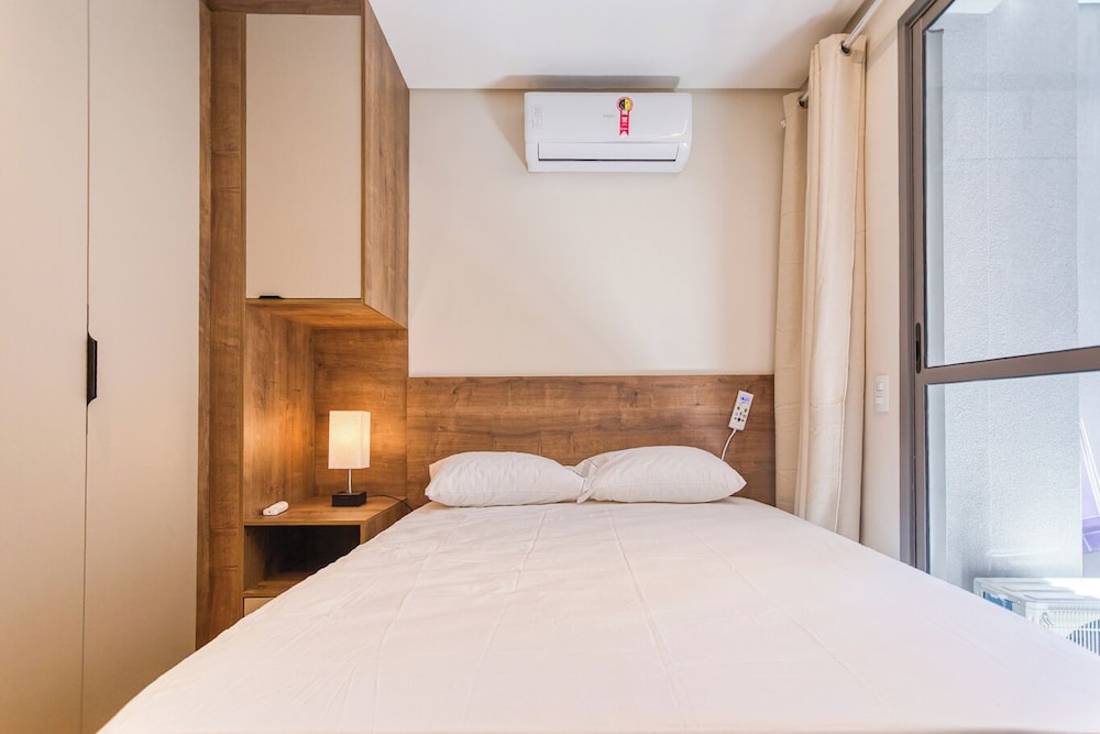 Flat na Vila Mariana c Varanda pr x ao Metr
