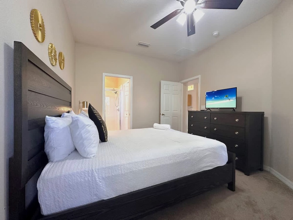 Disney Hideaway Villa Sleeps 9 4Bd Home With Pool