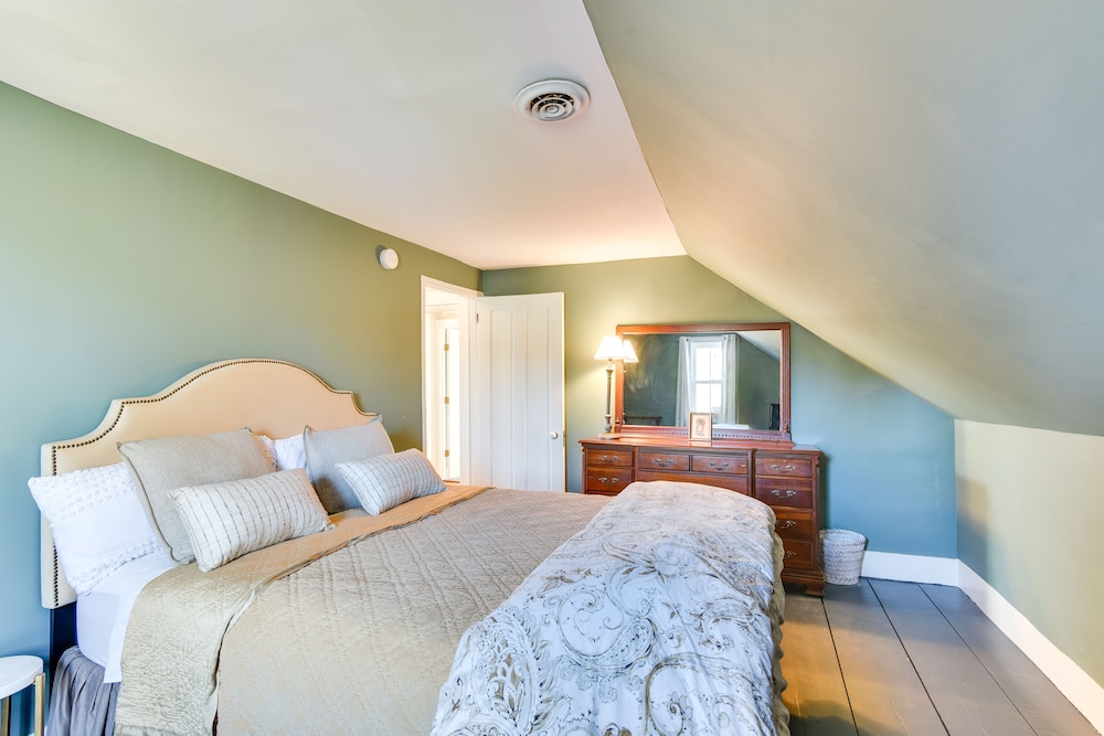 Quiet Waterfront Home: Ideal Maine Escape! view 5