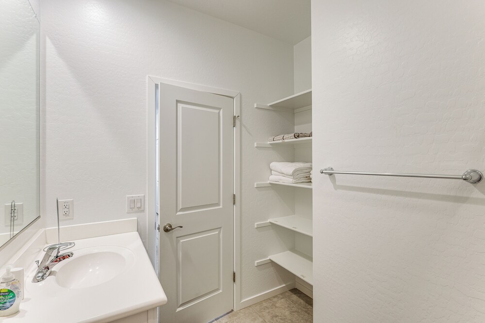 10 Mi to Downtown: Home Near Hiking in Phoenix!