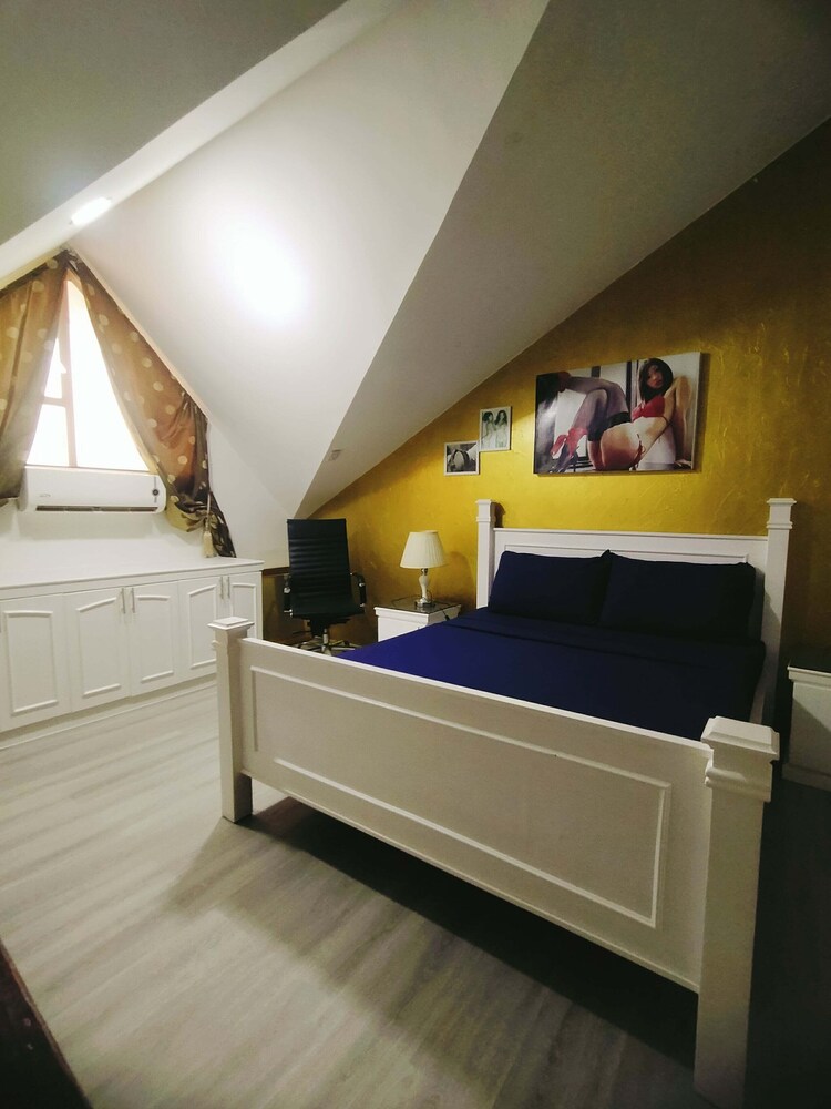 Kandi Suites 2BR with private Jacuzzi