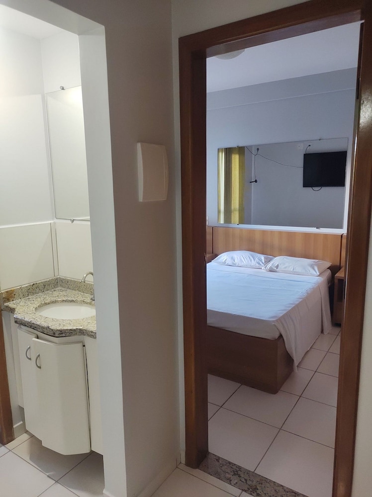 Flat Golden Dolphin Grand Hotel via Roberto Imoveis