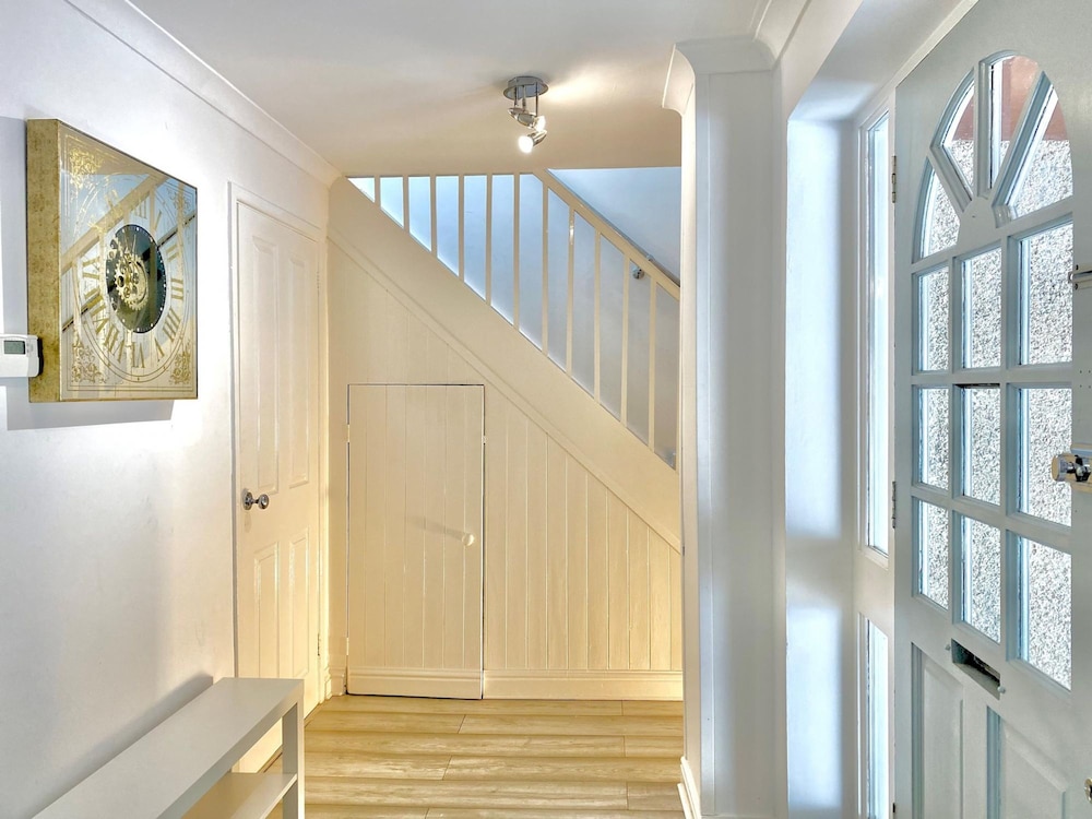 Alverton Cottage Gardens Penzance Parking Sleeps 6 view 3