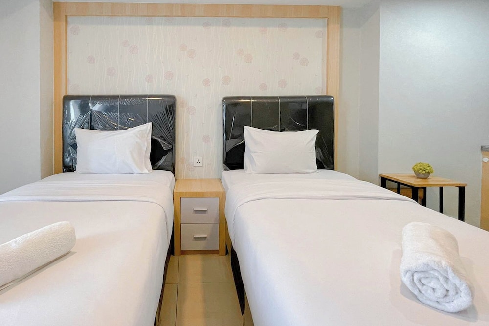Best Deal Studio At De Prima Apartment Medan