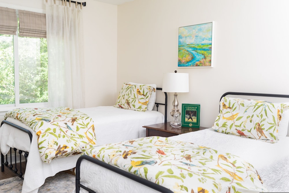 Spacious Woodbridge Cottage