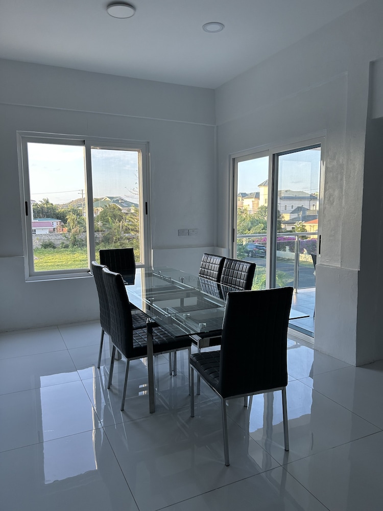 Luxury 5BD Loft in Prime Location view 5