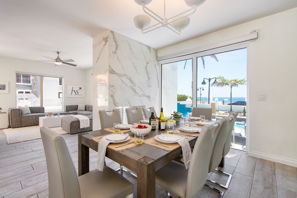 Sea Breeze by Avantstay Across From Fort Lauderdale Beach Pool Out Door Dining Fire pit
