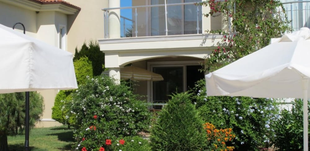 Villa SH15 by JoyLettings view 4