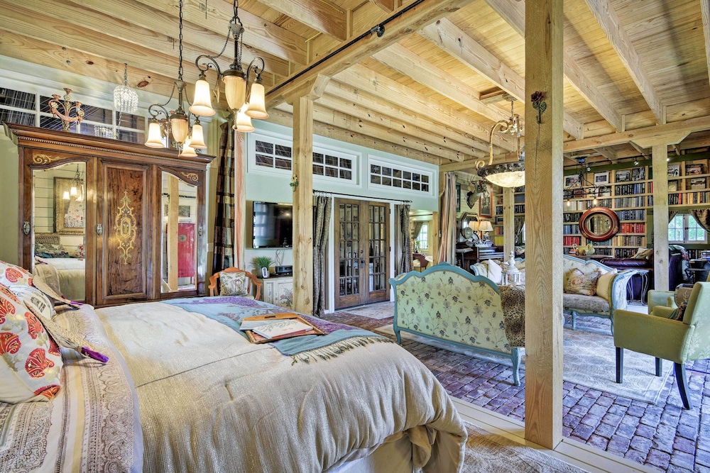 Historic Winston-salem Guest Barn on Farm! view 5