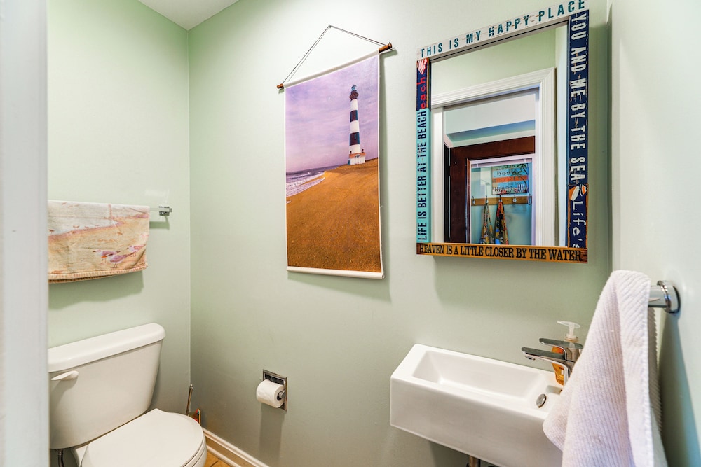 ~ 1 Block to Bethany Beach, Retreat w/ Pool Access