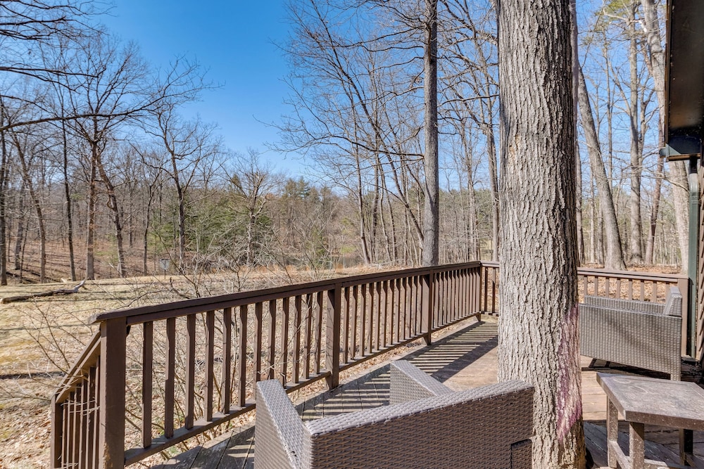 Waterfront Cabin on 32 Acres in Leesburg!