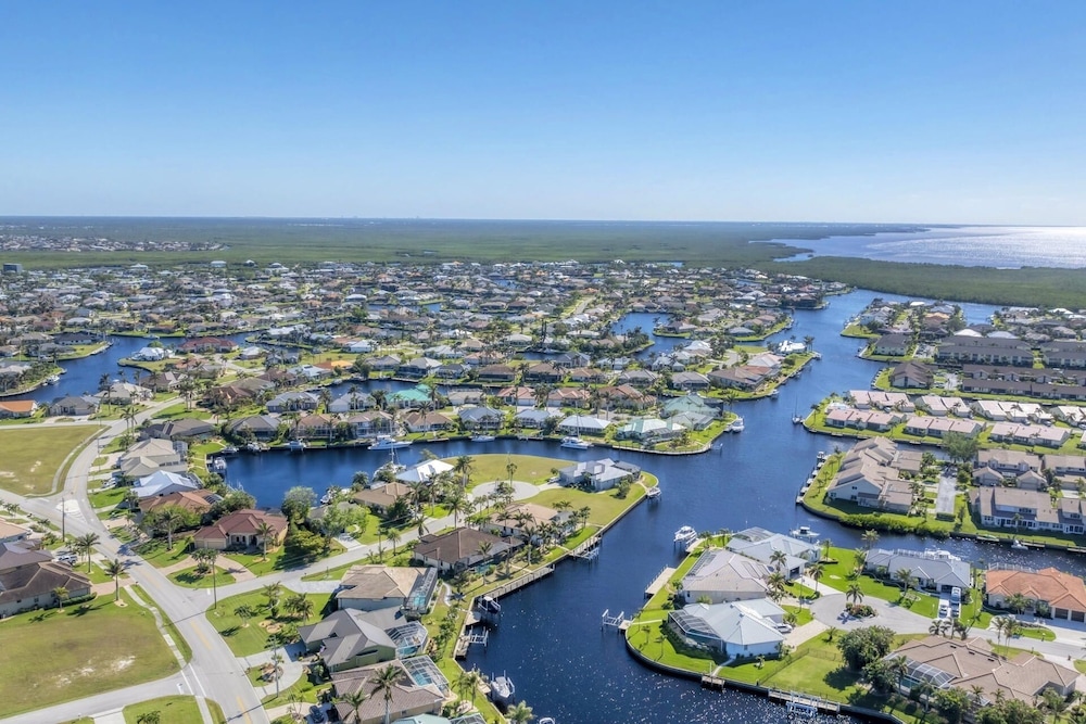 Punta Gorda 3-Bedroom Canalfront Vacation Home with Dock 3 Home