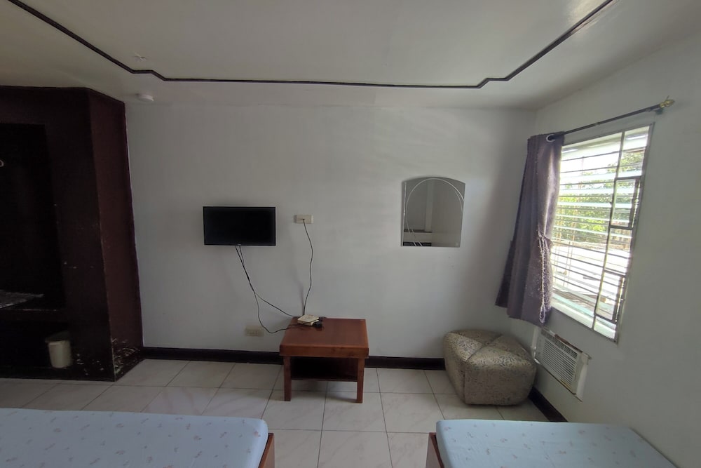 Green Ridge Apartelle