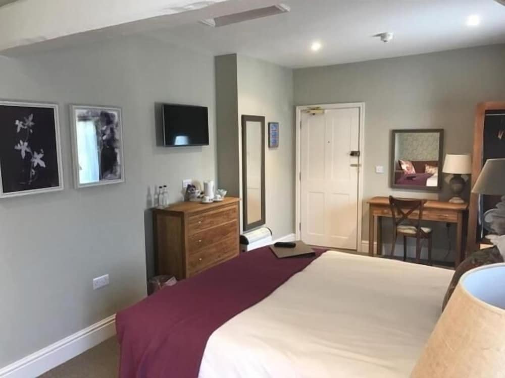 Chippenham Vacations - The George Inn - Property Image 3