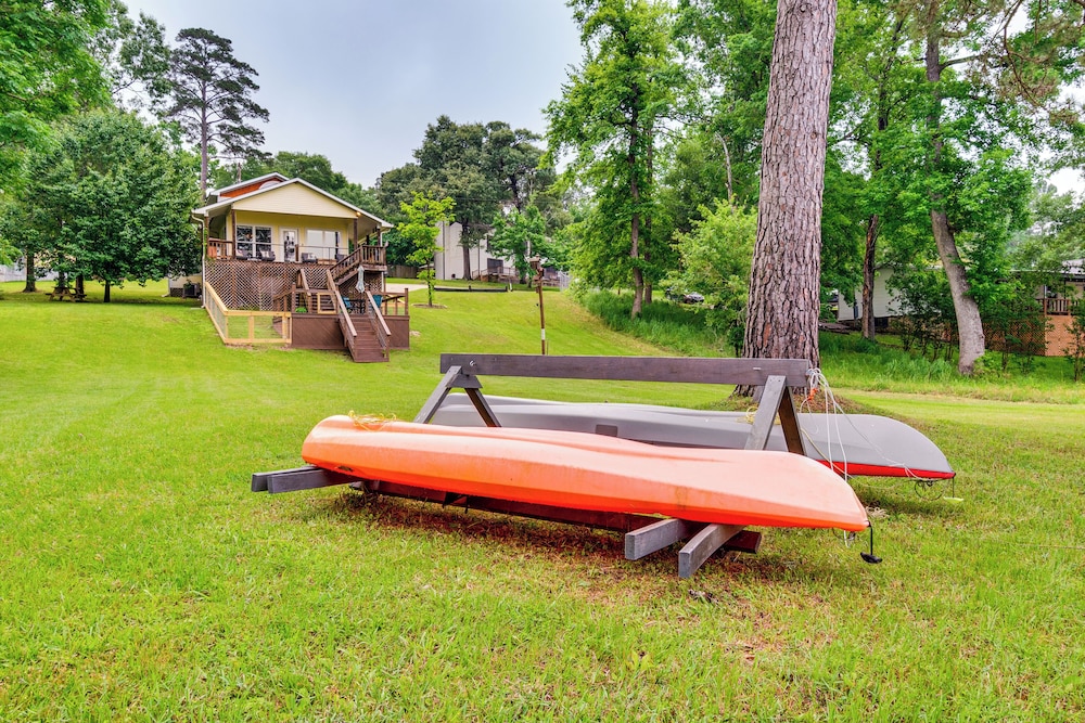 Views, Sunsets & Wildlife: Waterfront Gem in Texas