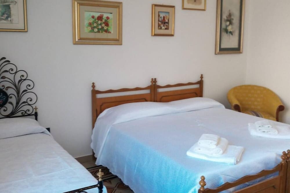 Welcomely - Casa Vacanze Zarinu view 3