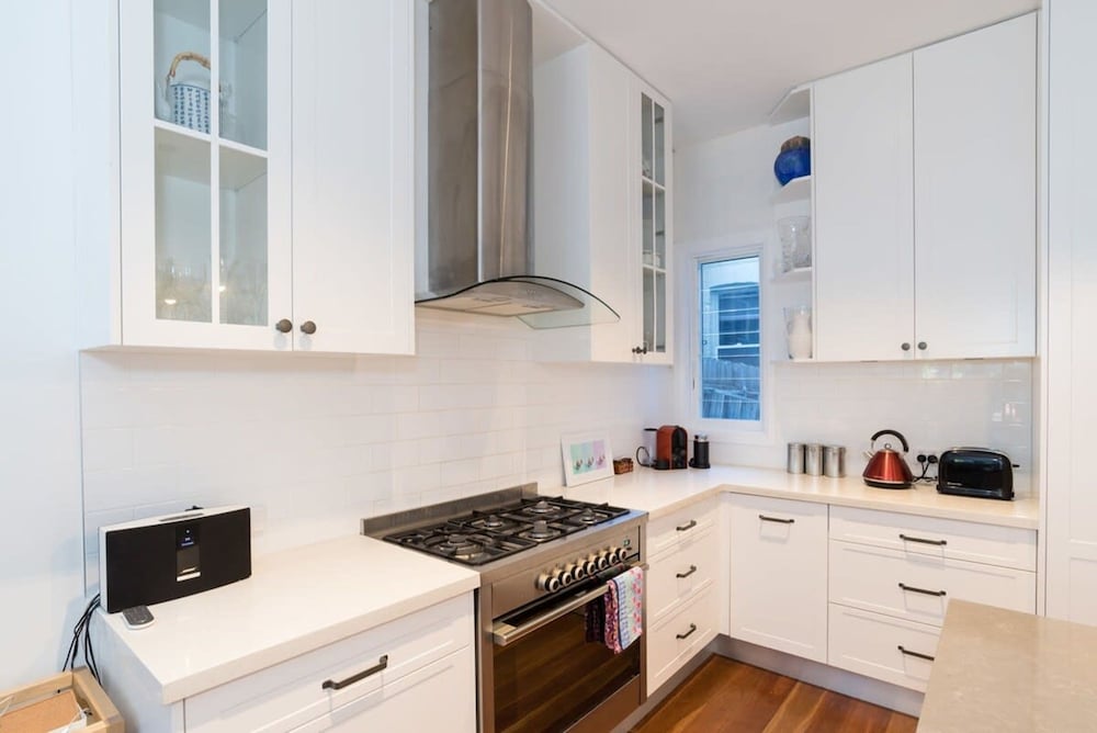 Bright Home in Trendy Newtown Close to the Park