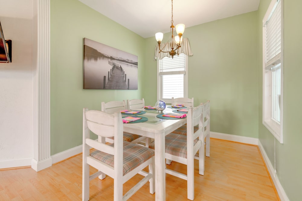 Walk to Ventnor Beach & Boardwalk: Coastal Gem