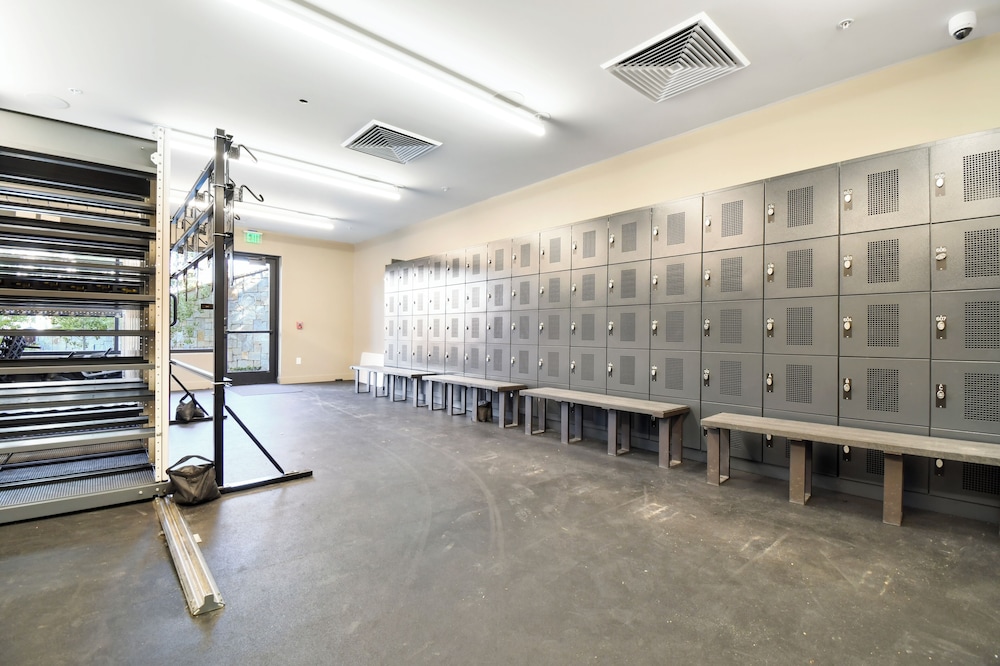 Ski-in out Dream Location With Unparalleled Access Views Amenities Pool Hot Tubs Fitness Center