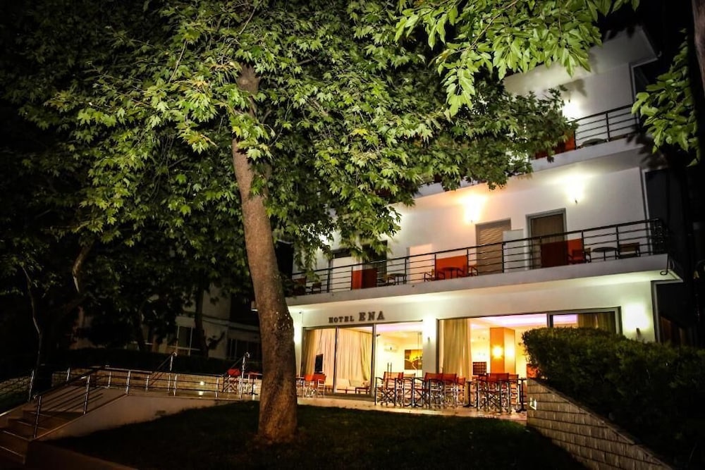 HOTEL ENA