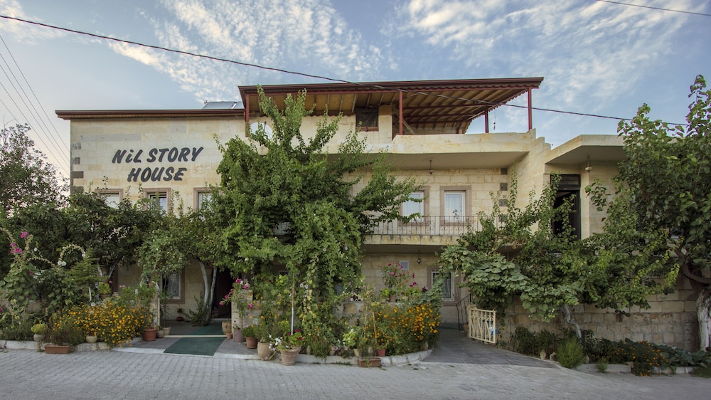 Nil Story House