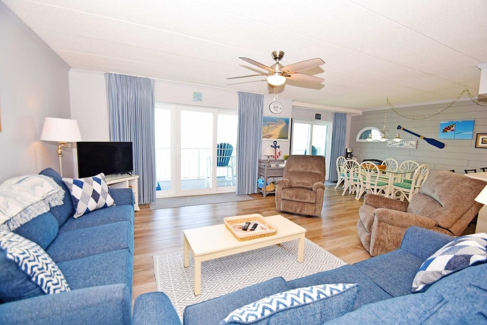 Harbour Island 303L 2 Bedroom Condo by RedAwning view 5