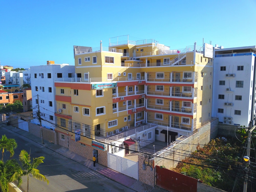 Beautiful Spacious Room Terrace Close to Sirena San Isidro Las Americas Airport