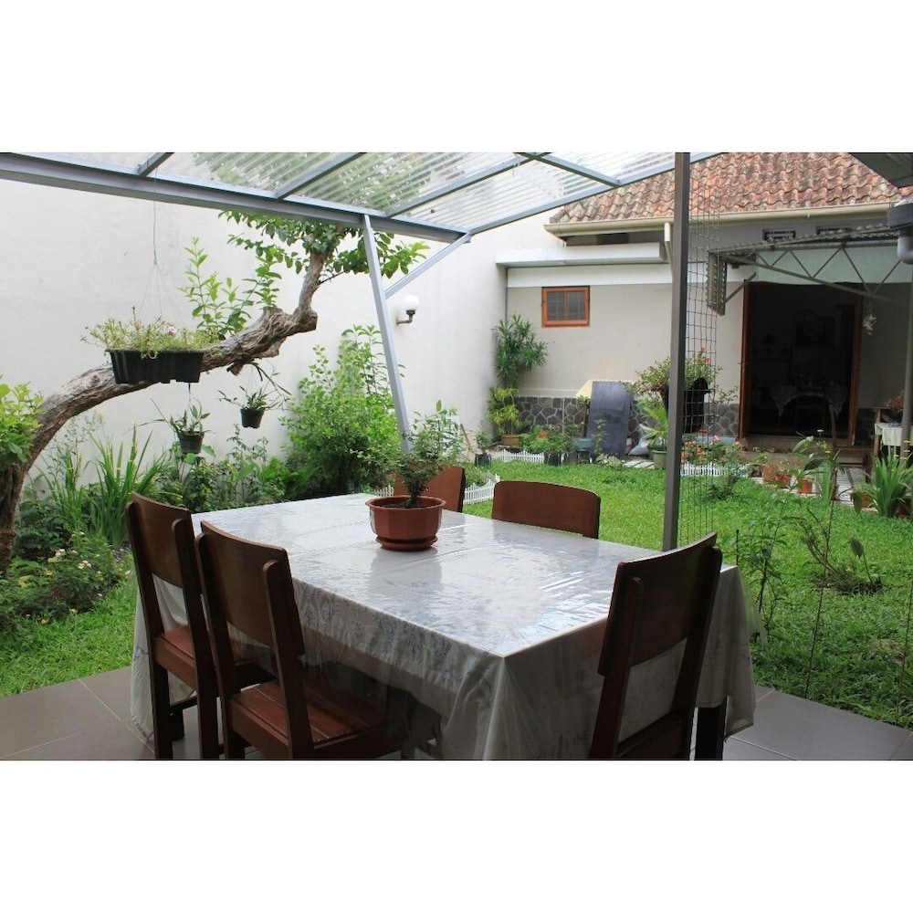 De Riau Cottage by HouseinBandung