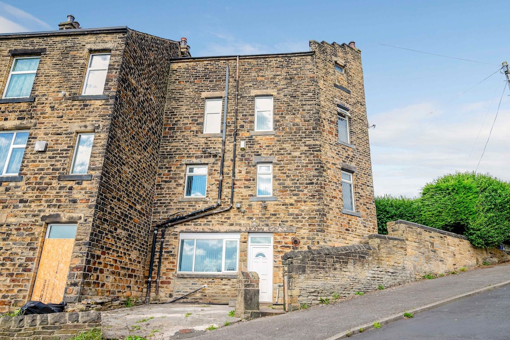 Host Stay Park Cliffe House