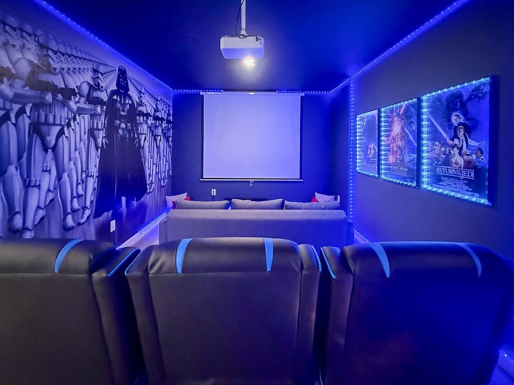 Upstay Luxury Living w Pool Hot Tub Cinema
