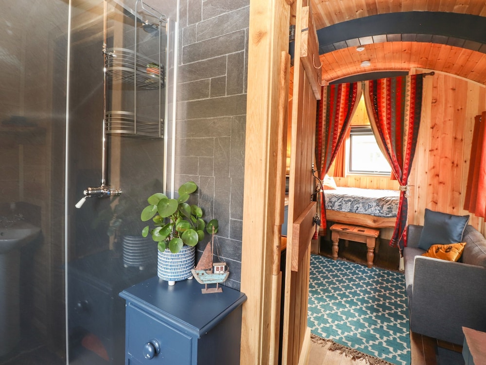Dunfell Shepherd's Hut