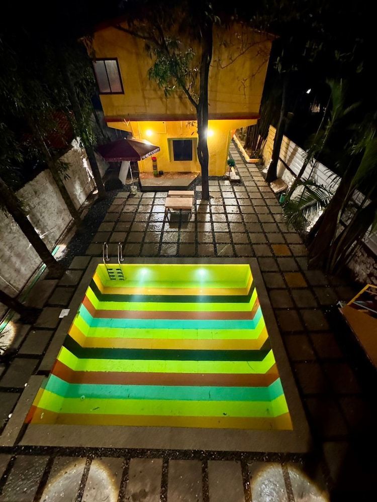 Lost Paradise A Social Hostel