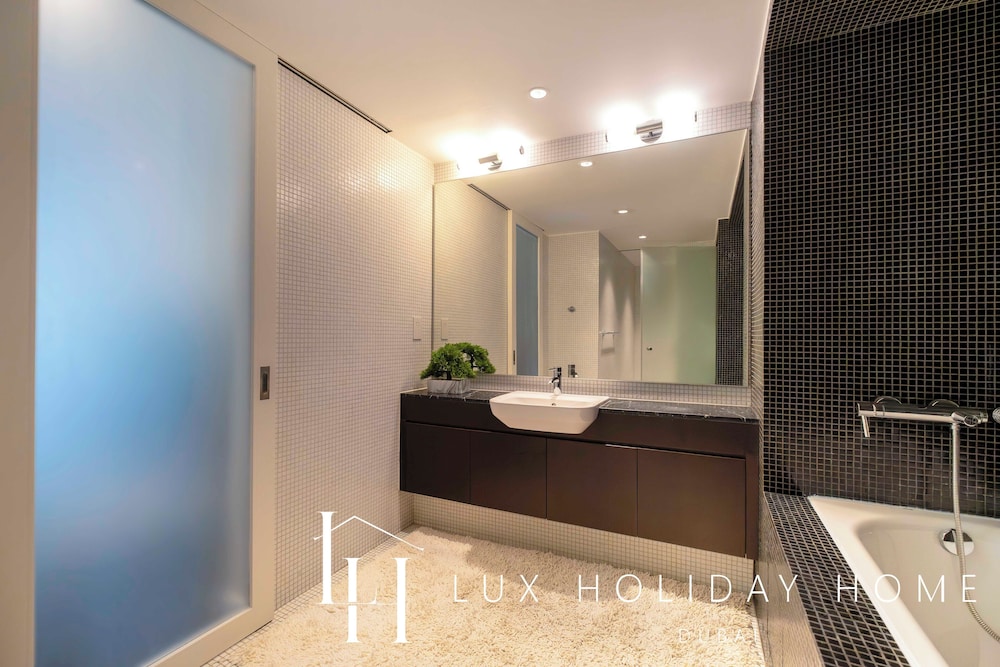 LUX The Elegant DIFC Suite 2